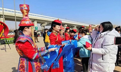 Mongolians-Welcoming-Ceremony